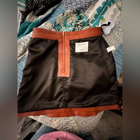 Lamb leather Brown Mini Ruffle Accent Understated Leather Austin TX Medium - Picture 11 of 12